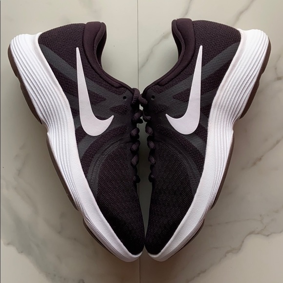 NWT Nike revolution 4 burgundy - Picture 2 of 9